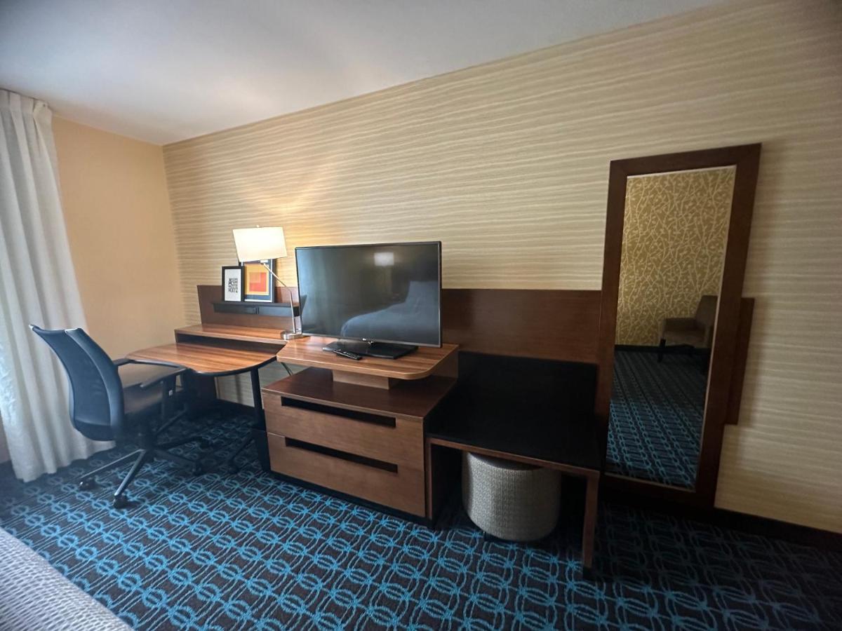 Fairfield Inn & Suites By Marriott Detroit Chesterfield Экстерьер фото