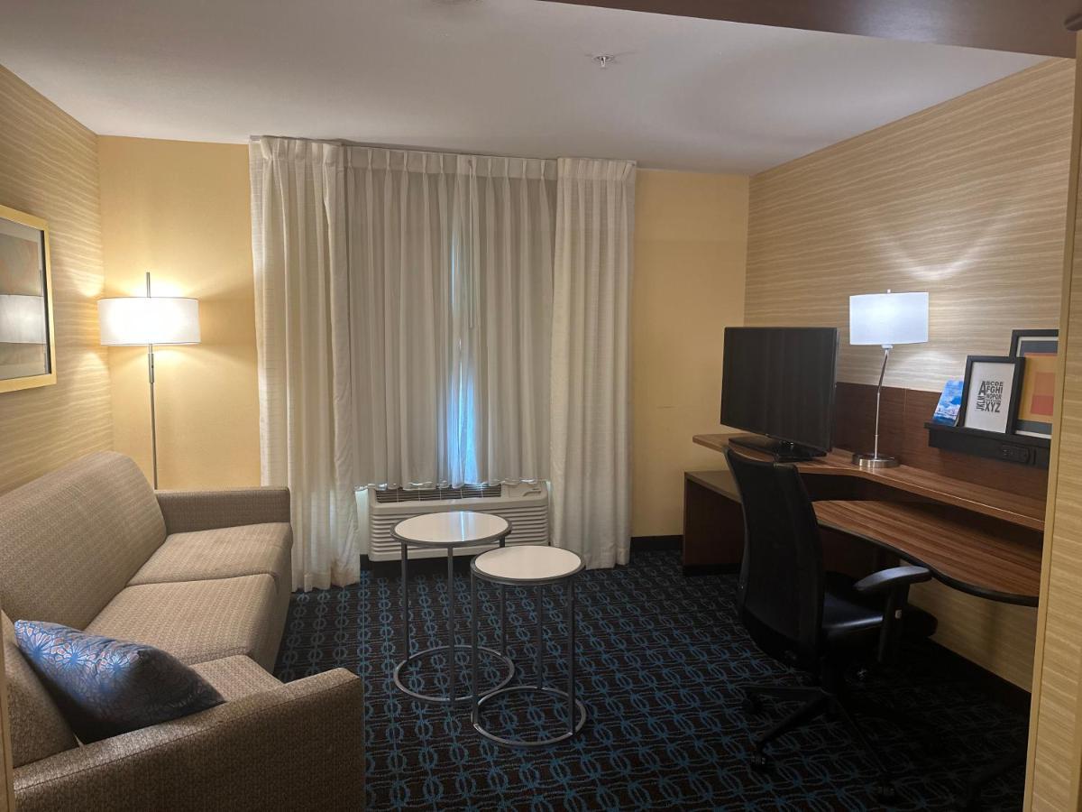 Fairfield Inn & Suites By Marriott Detroit Chesterfield Экстерьер фото