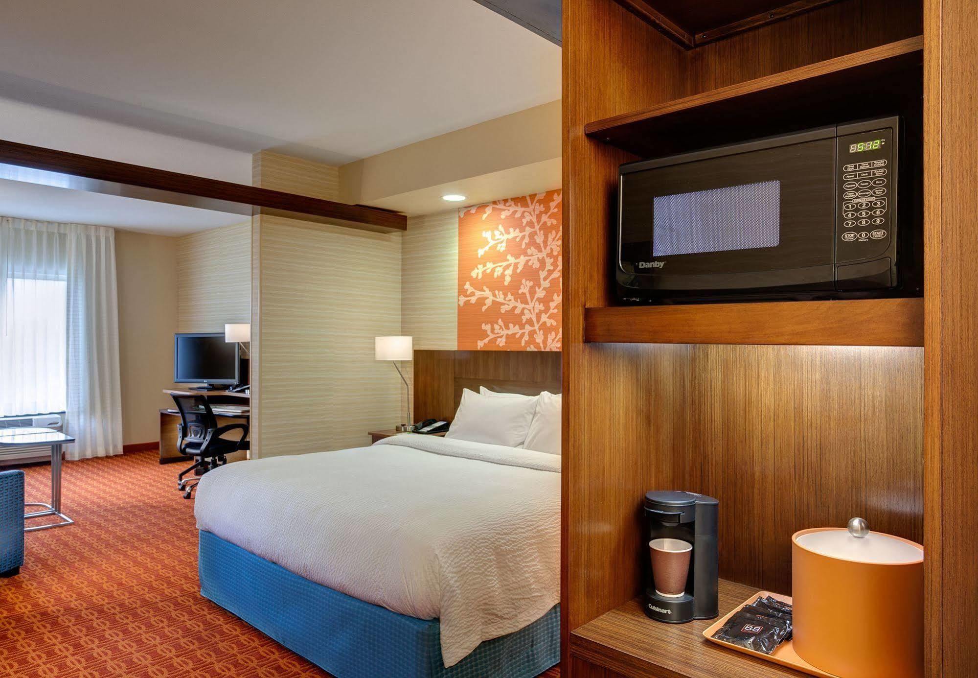 Fairfield Inn & Suites By Marriott Detroit Chesterfield Экстерьер фото