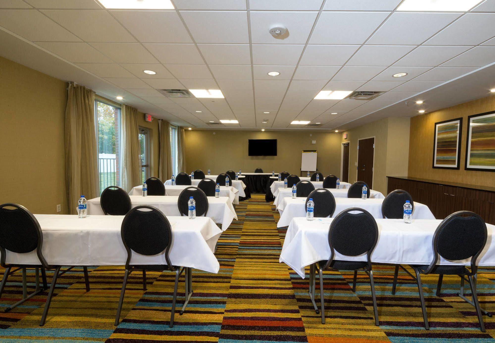 Fairfield Inn & Suites By Marriott Detroit Chesterfield Экстерьер фото
